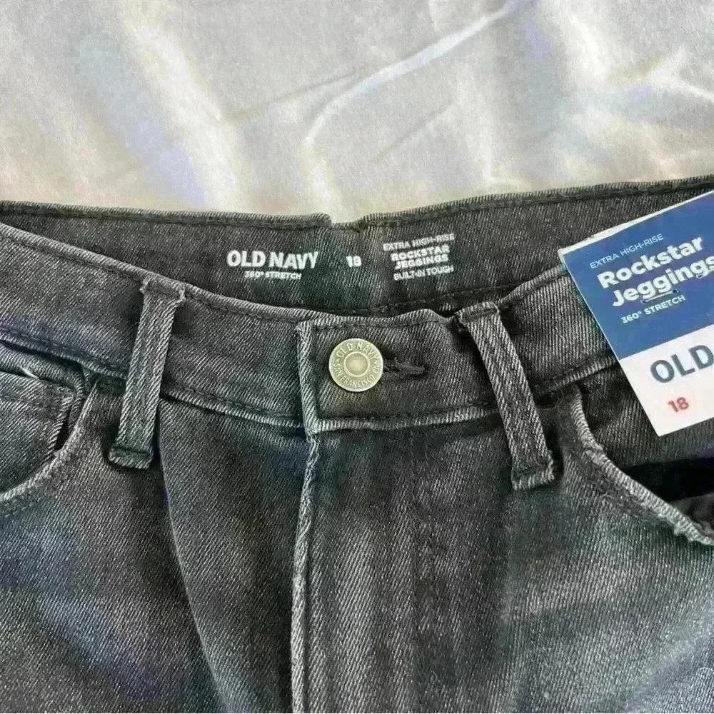 NWT girls black distressed skinny jeans with adjustable waistband. - Picture 8 of 10